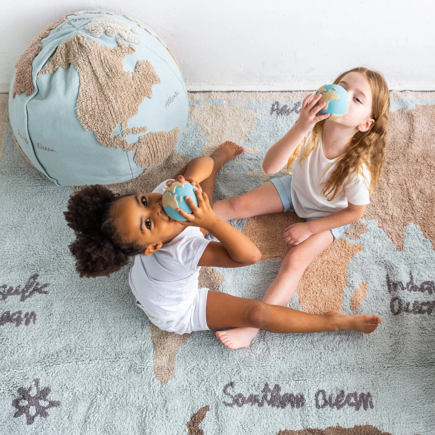 Washable Rug Vintage Map(Lorena Canals Washable Vintage Map Rug) - Image 2